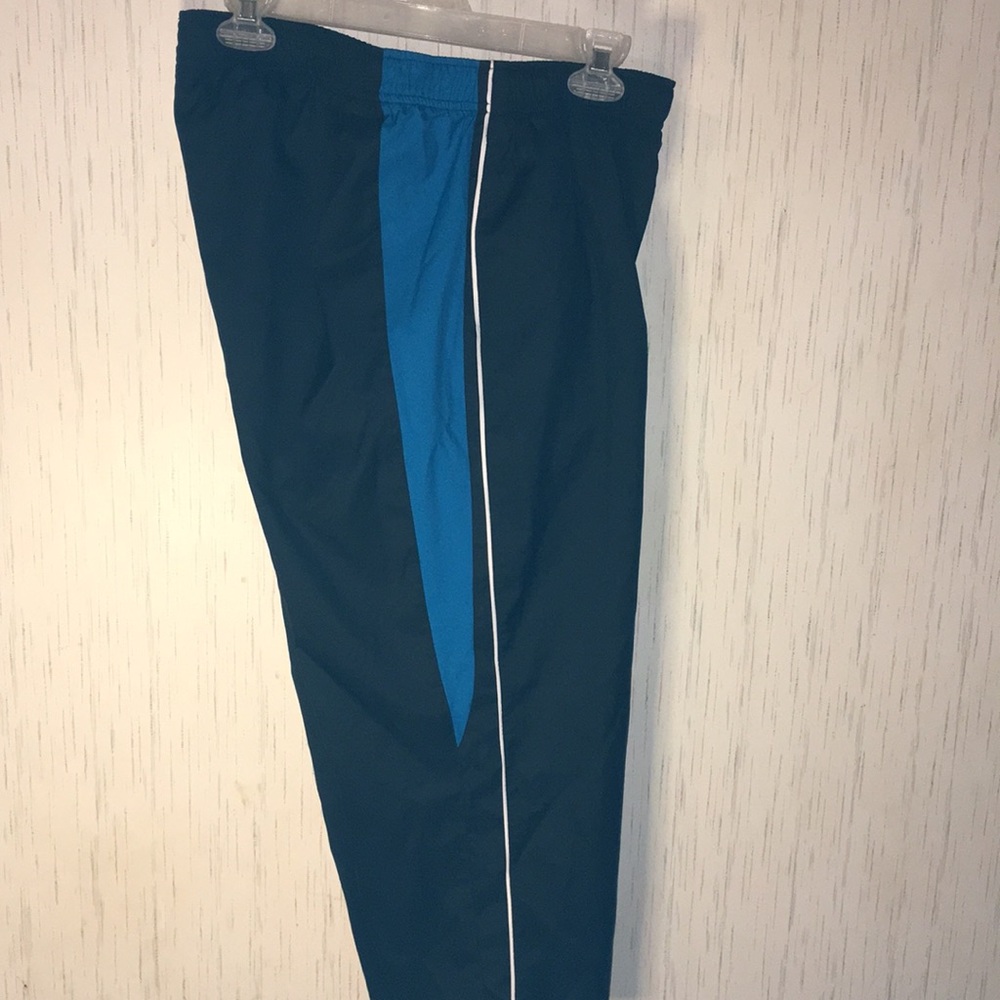 D-2 Reebok Capris - Picture 3 of 6